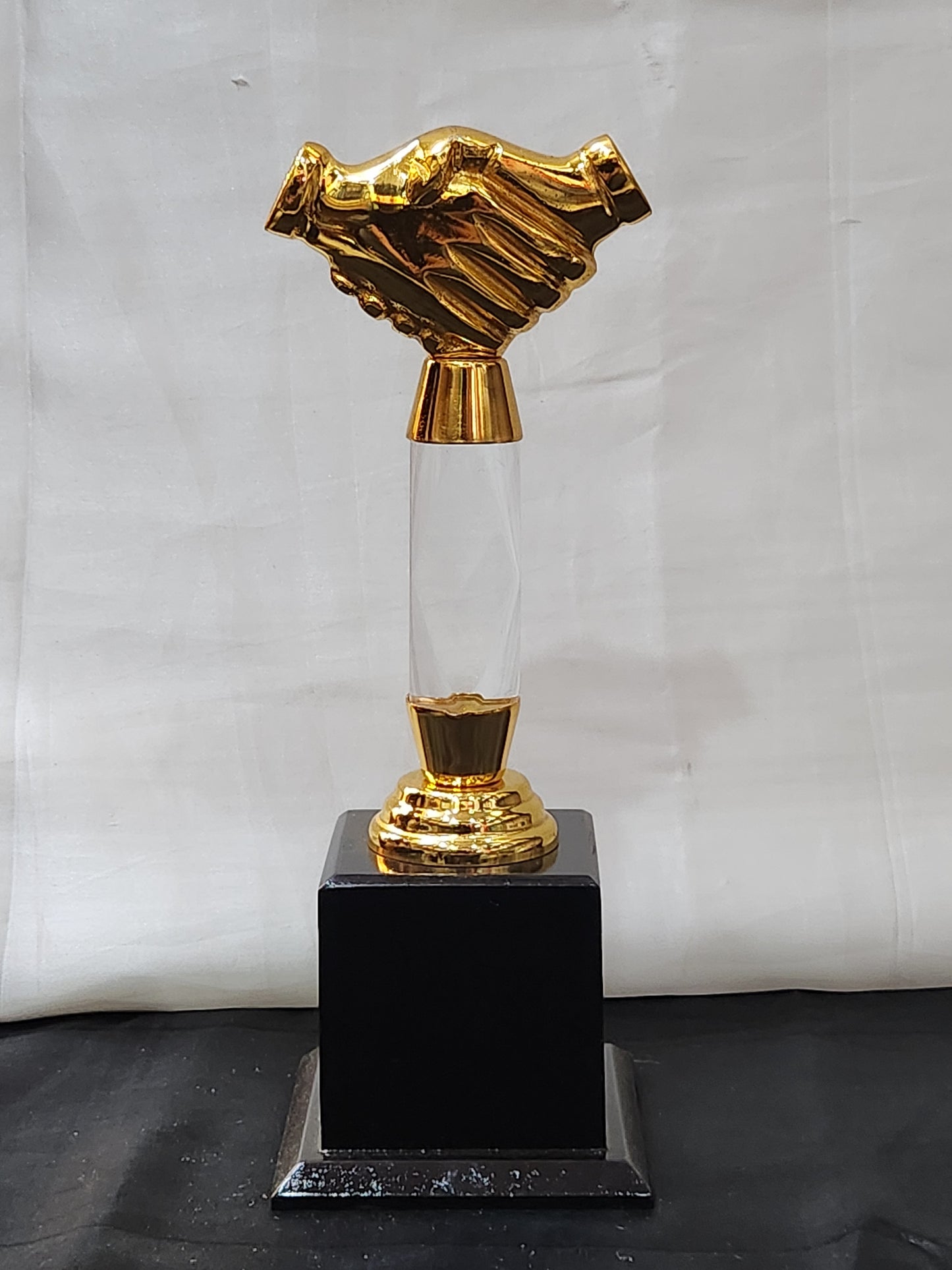 HAND SHAKE TROPHY (METAL)