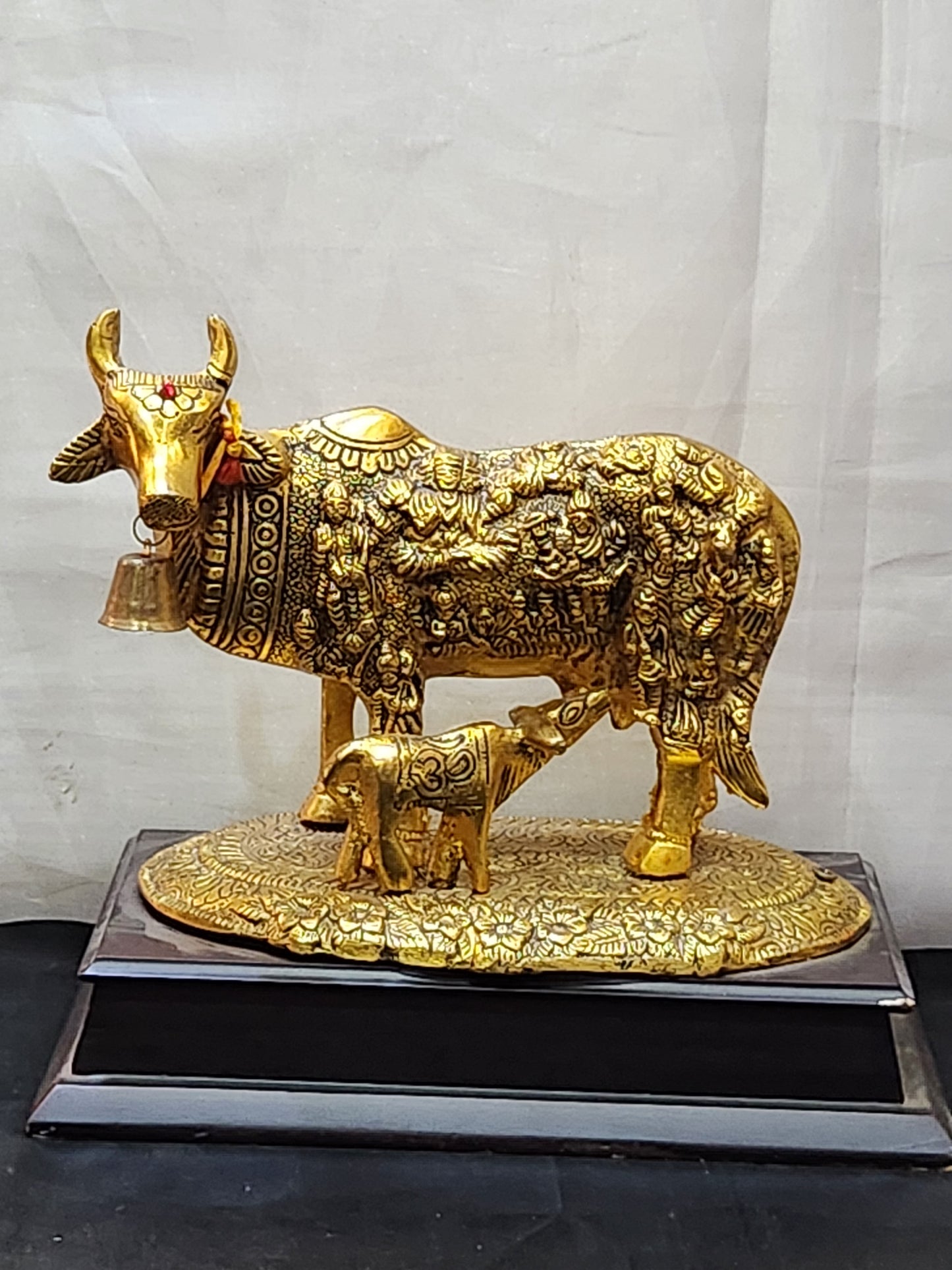 KAMDHENU COW WITH CALF  (METAL)