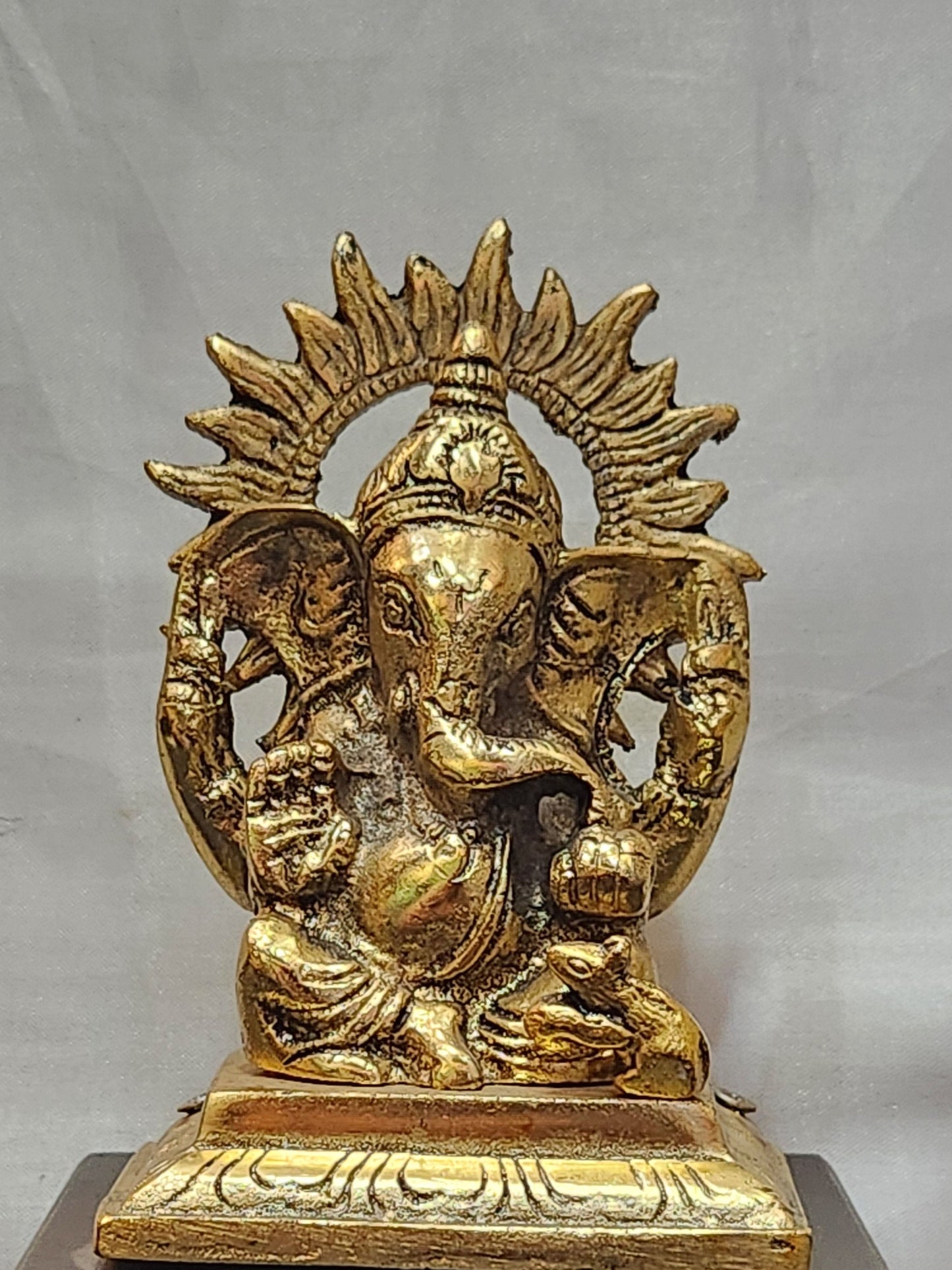 MINI  CHAKAR  GANESH JI  (METAL)