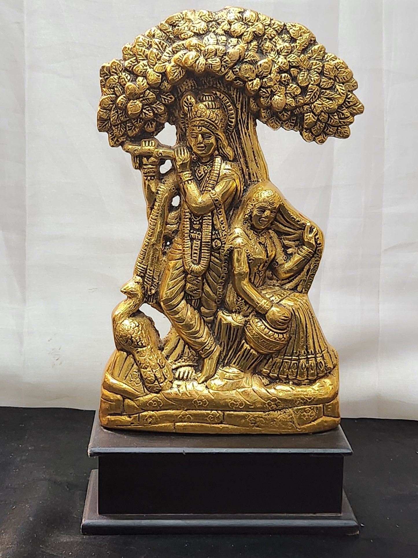 STANDING TREE WITH RADHA KRISHNA  (METAL)